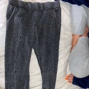 Z supply size small star sweatpants